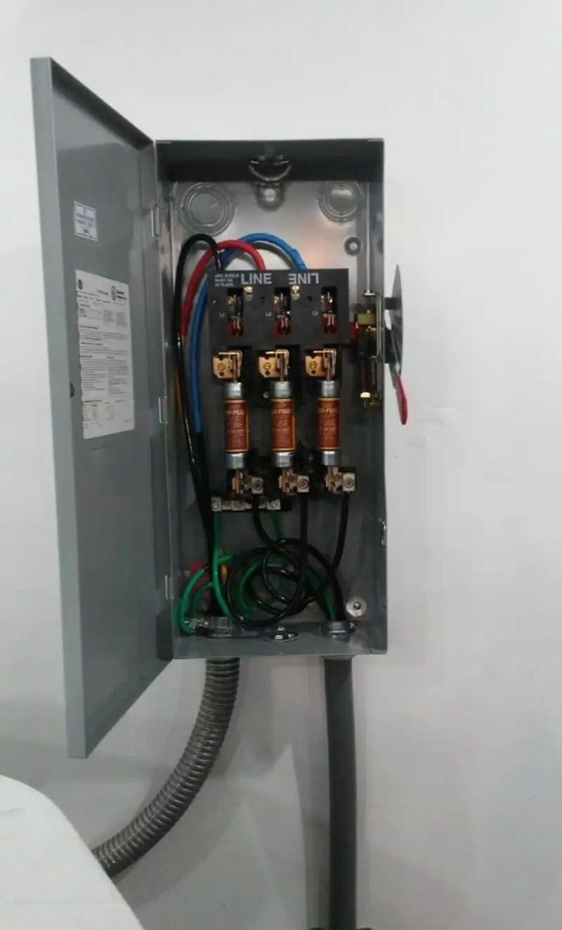 Three-phase disconnect switch installed for Smoke Detector Installation in Larkfield-Wikiup